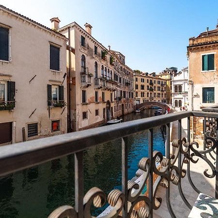 Ln Luxe Apartment Venice Canal View Exteriér fotografie