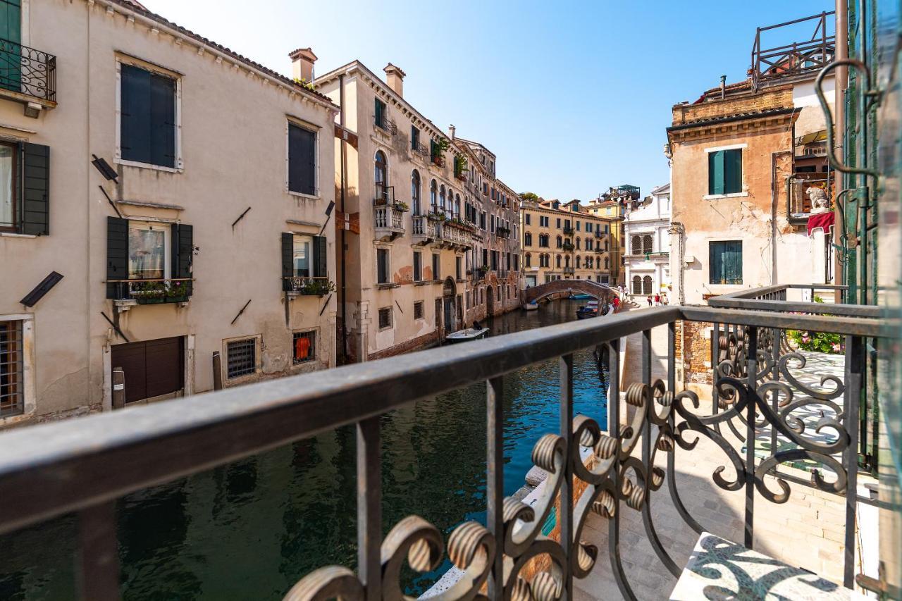 Ln Luxe Apartment Venice Canal View Exteriér fotografie
