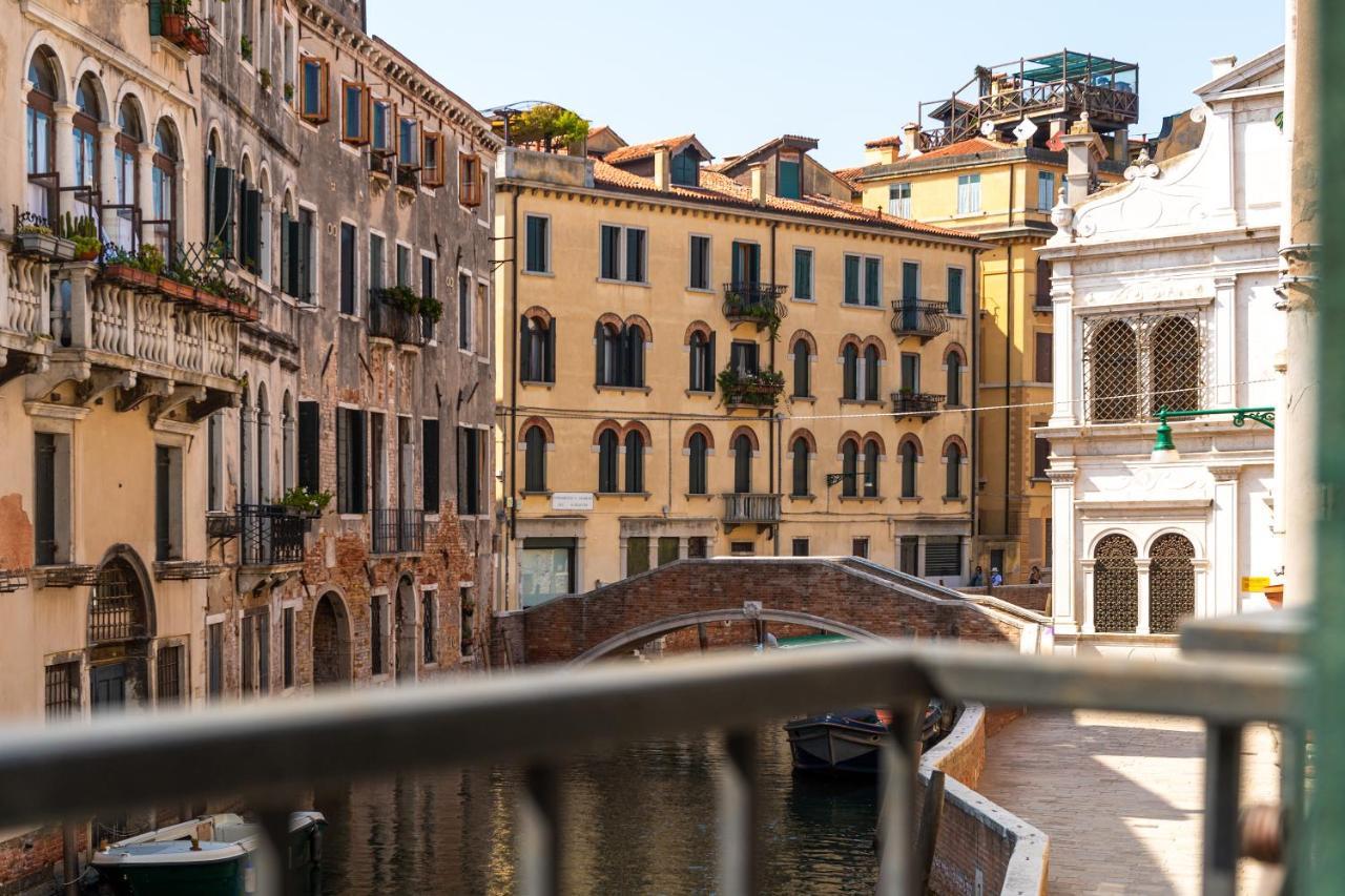 Ln Luxe Apartment Venice Canal View Exteriér fotografie